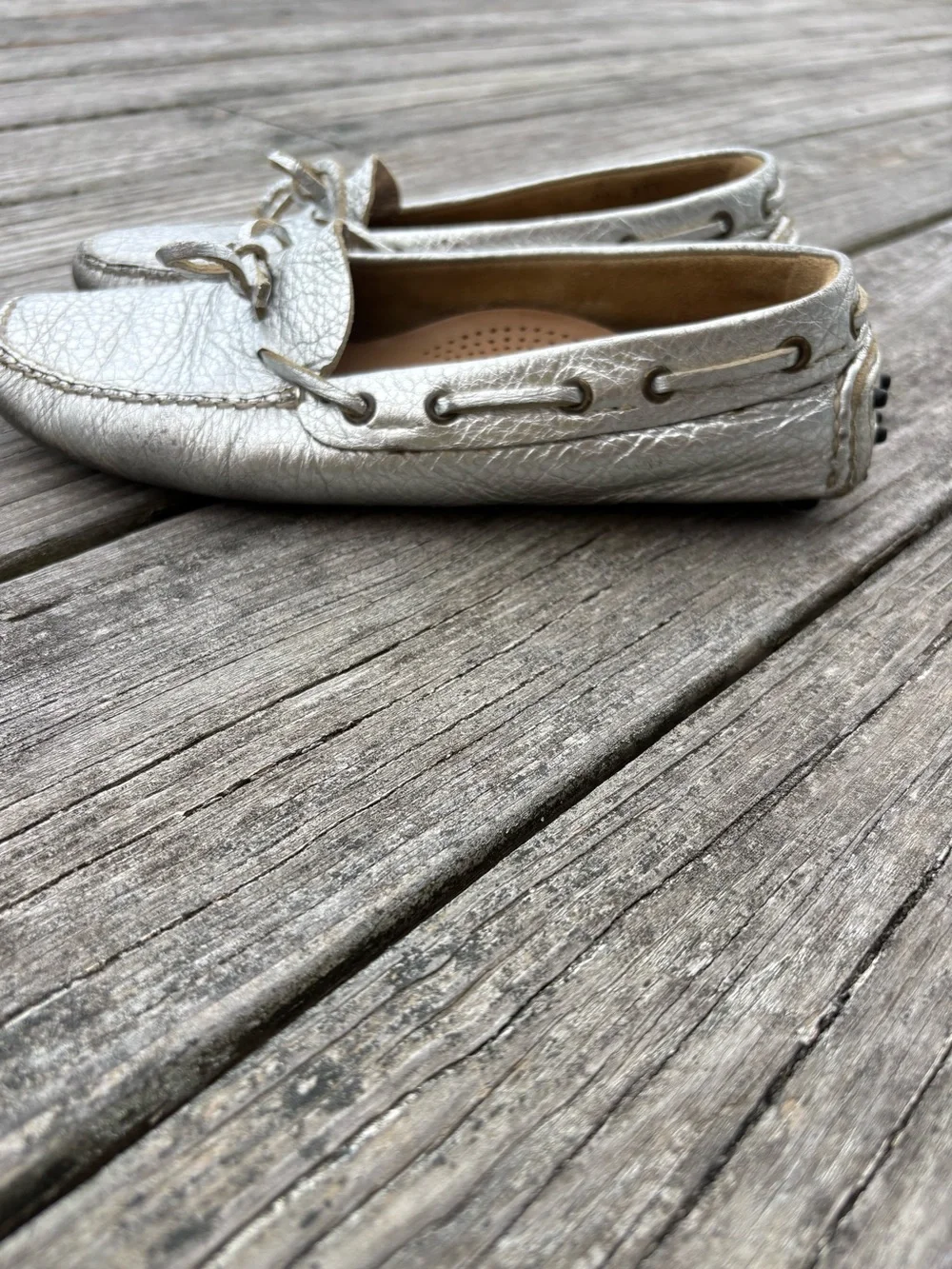 Vintage 2006/2007 The Original Car Shoe Metallic Silver Leather Driving Loafers